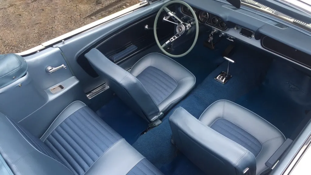 Ford Mustang Convertible V8 4.7 Litre