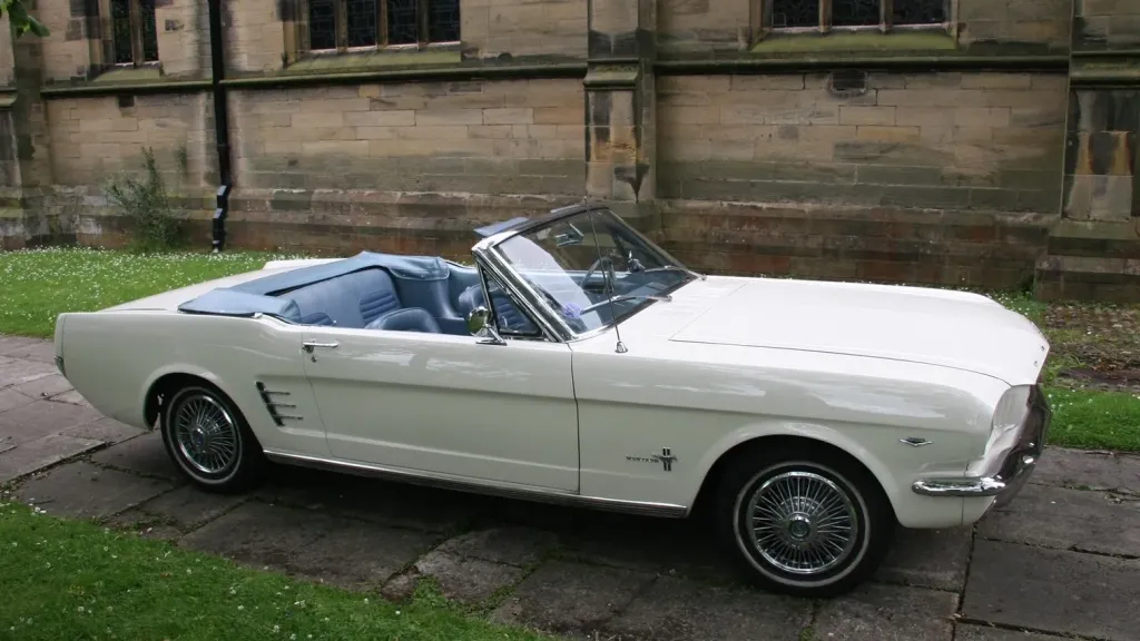 Ford Mustang Convertible V8 4.7 Litre