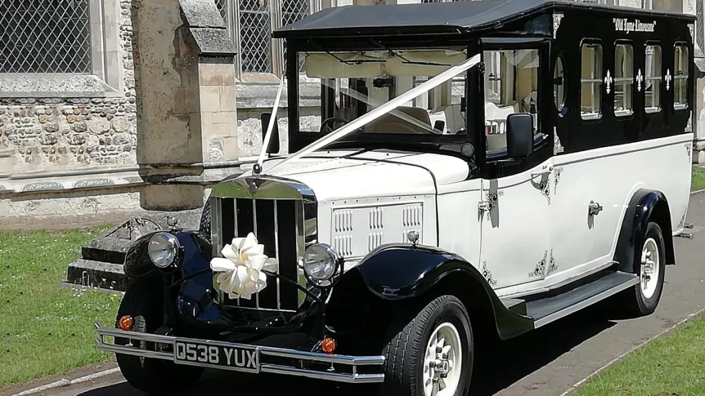 Asquith Mascot Wedding Bus