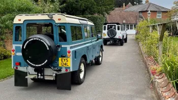 Land Rover 109 Safari