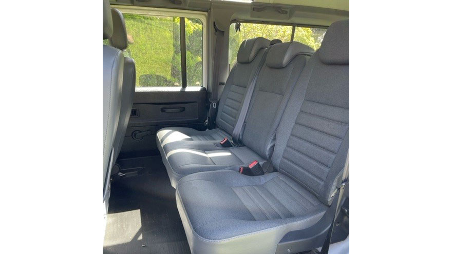 Land Rover Defender 110