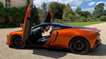 McLaren GT
