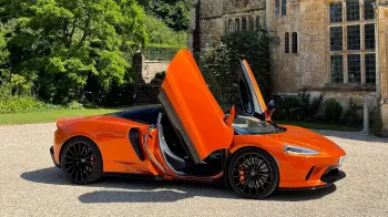 McLaren GT