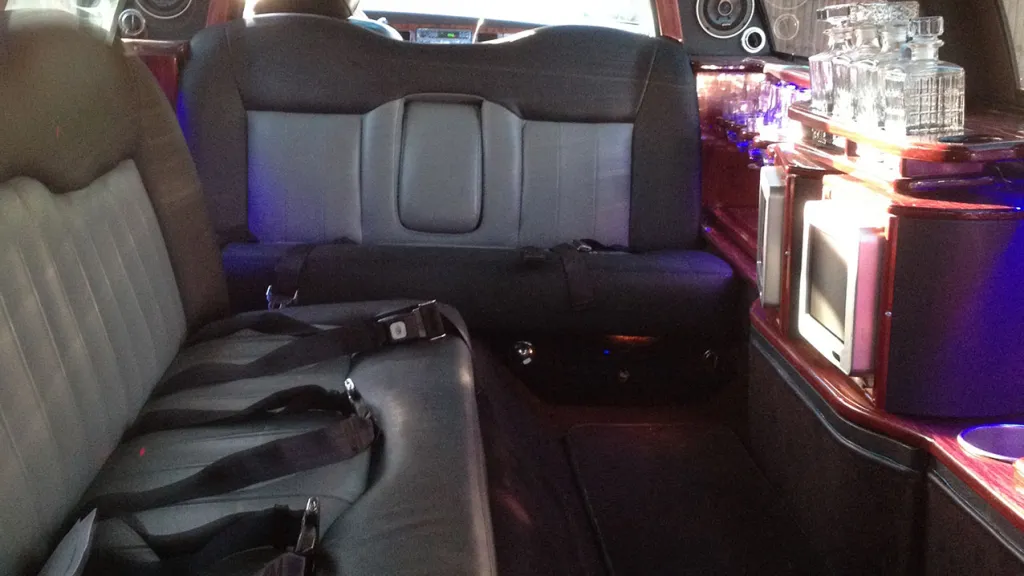 Lincoln USA 30ft Stretched Limousine
