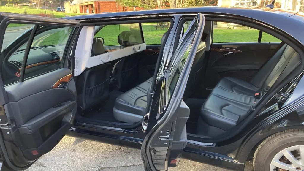 Mercedes-Benz E220 Stretched Limousine