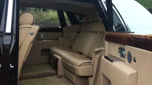 White Rolls-Royce Phantom