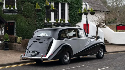 Rolls-Royce silver Wraith LWB
