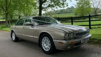 Jaguar XJ Sovereign LWB in Champagne Gold