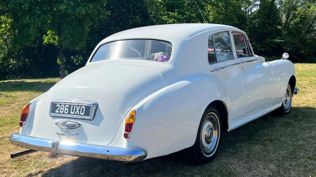 Right side rear view of White Rolls-Royce Silver Cloud II