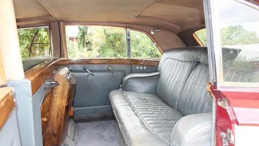 Rolls-Royce Silver Wraith