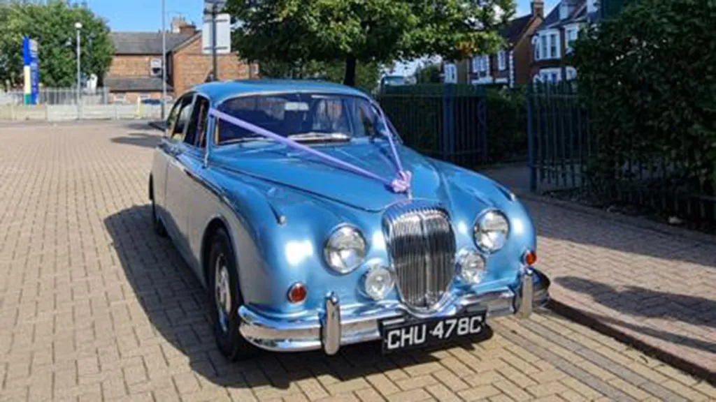 Daimler 250 V8
