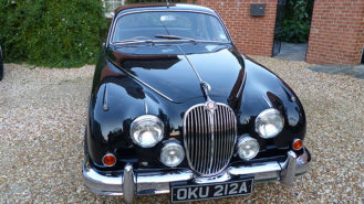 Jaguar MKII wedding car for hire in Abingdon, Oxfordshire