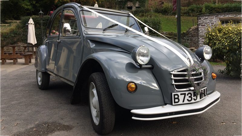 Classic Citroën 2cv available for Wedding Hire in Barnstaple, North Devon