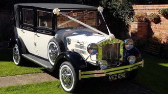 Imperial Viscount Landaulette wedding car for hire in Sleaford, Lincolnshire